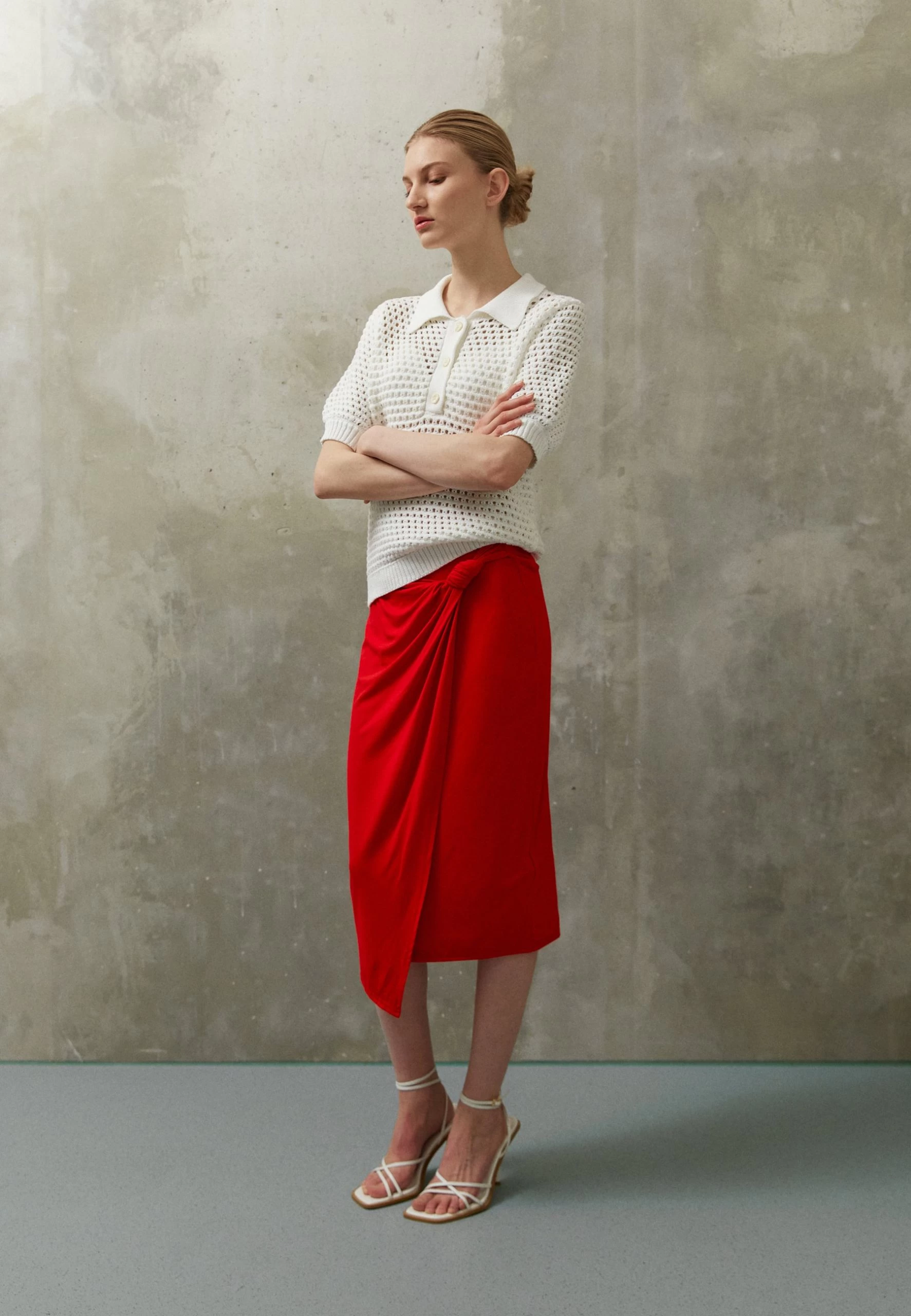 Anna Field Front Knot Midi Skirt - Jupe Crayon - Red 4 Anna Field Front Knot Midi Skirt - Jupe Crayon - Red – Image 2
