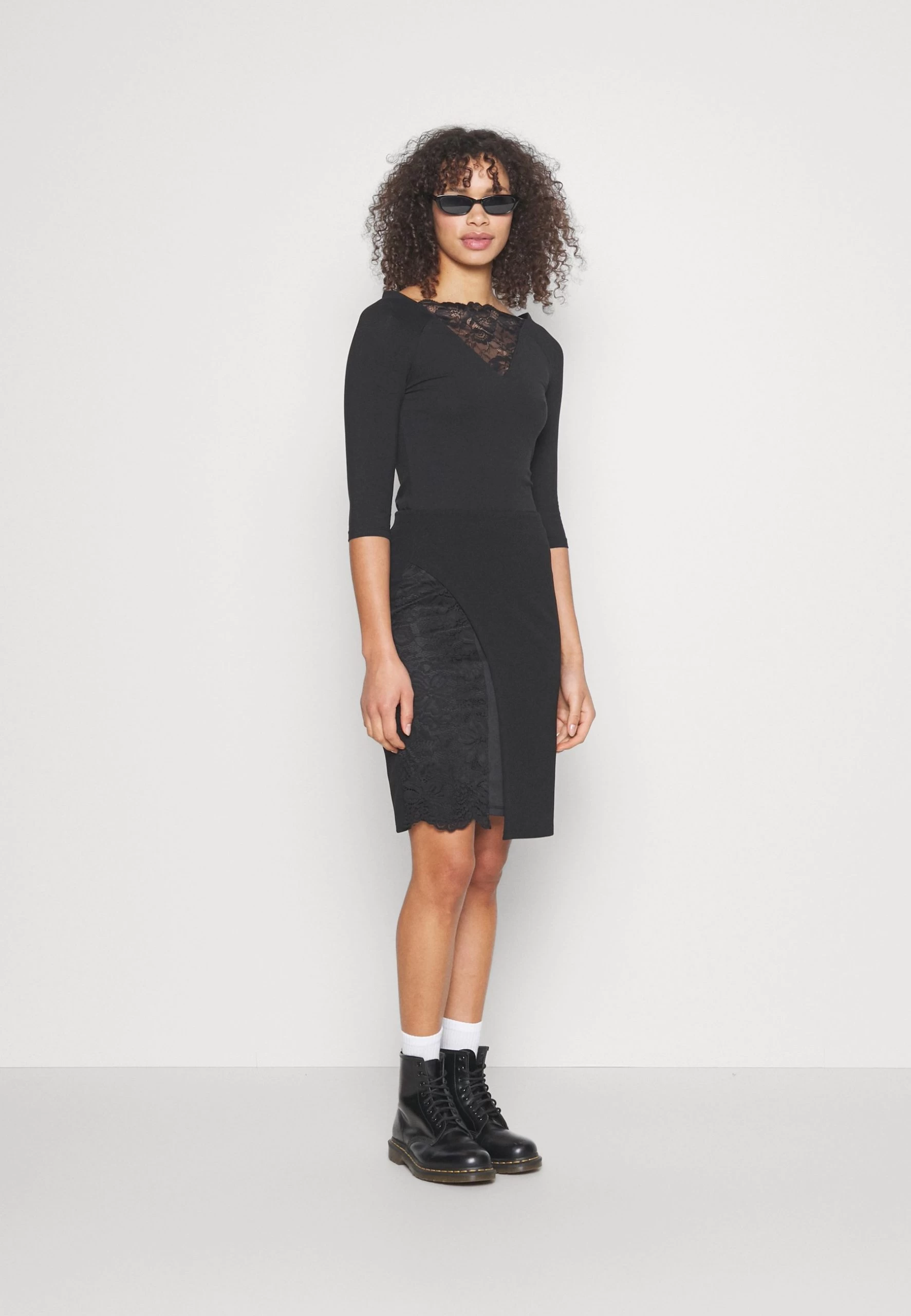 Panel Asymmetric Skirt - Minijupe - Black 4 Panel Asymmetric Skirt - Minijupe - Black – Image 2