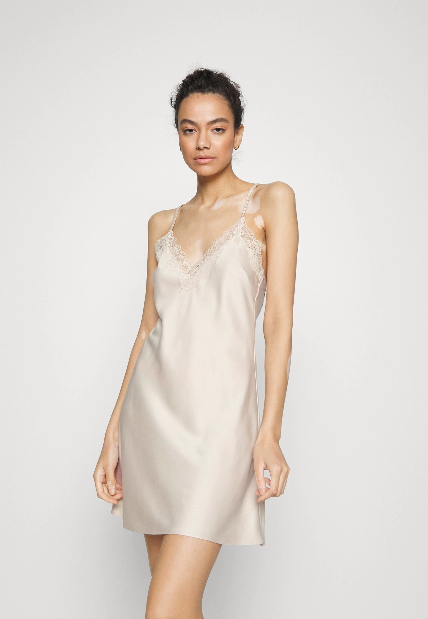 Anna Field Bridal Nightie / 003 - Off-White - Chemise De Nuit / Nuisette - 003 - Off-White 3 Anna Field Bridal Nightie / 003 - Off-White - Chemise De Nuit / Nuisette - 003 - Off-White