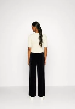 Anna Field Velvet Wide Leg Trousers - Pantalon Classique - Black -Anna Field Magasin 9a615994b8b54016af79183f754c1a78