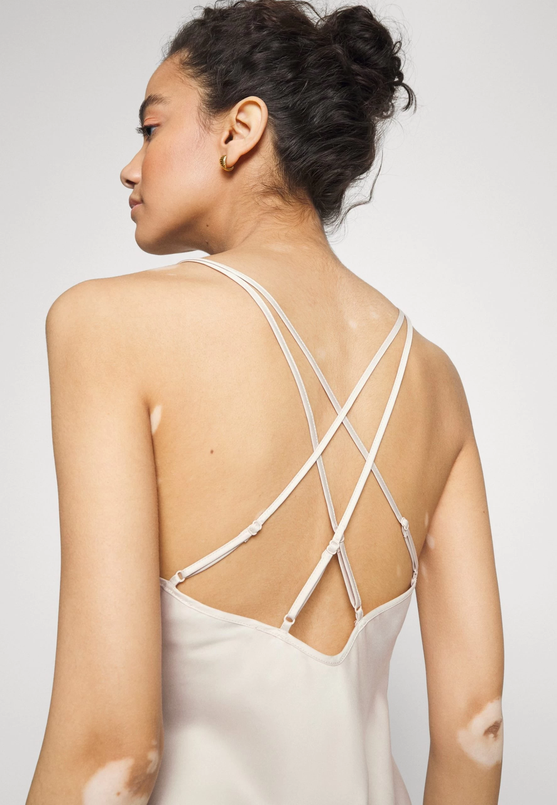 Anna Field Bridal Nightie / 003 - Off-White - Chemise De Nuit / Nuisette - 003 - Off-White 8 Anna Field Bridal Nightie / 003 - Off-White - Chemise De Nuit / Nuisette - 003 - Off-White – Image 6