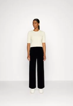 Anna Field Velvet Wide Leg Trousers - Pantalon Classique - Black -Anna Field Magasin b9dd6352fbc447aa8ac5c2199bc0c6df