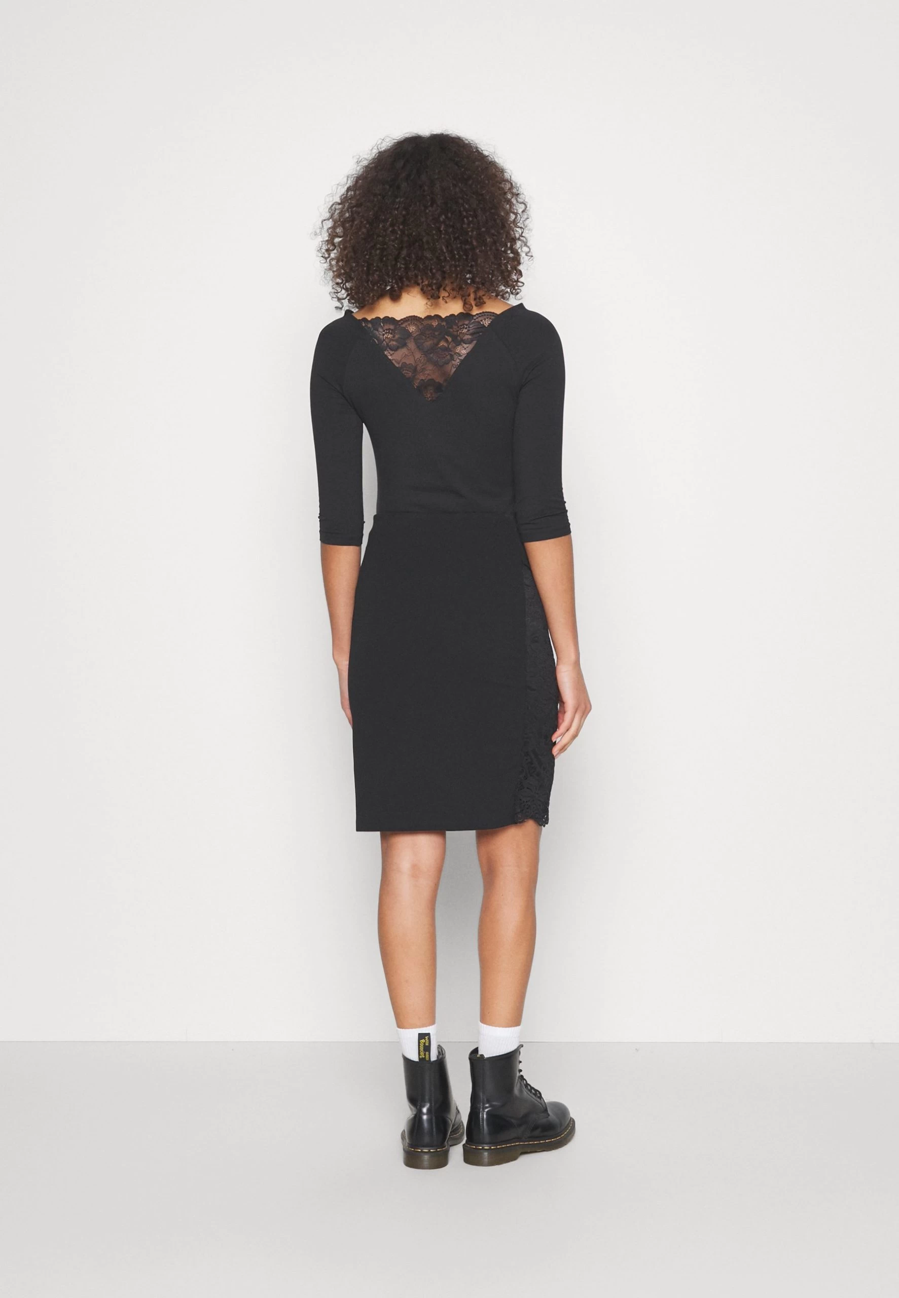 Panel Asymmetric Skirt - Minijupe - Black 5 Panel Asymmetric Skirt - Minijupe - Black – Image 3